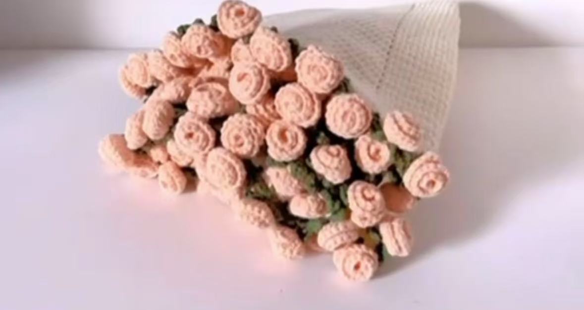 Amazon | かぎ針編みキット フラワーブーケブランケット バラ/スズラン